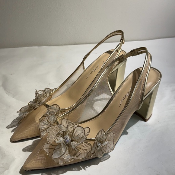 New Betsey Johnson Women's Petra Flower Applique Slingback Pumps sz 8.5 - Picture 2 of 10